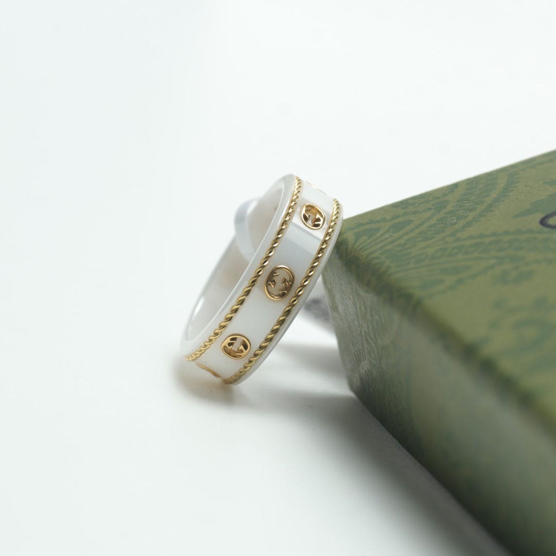 18K GG Interlocking G Icon White Zirconia Ring