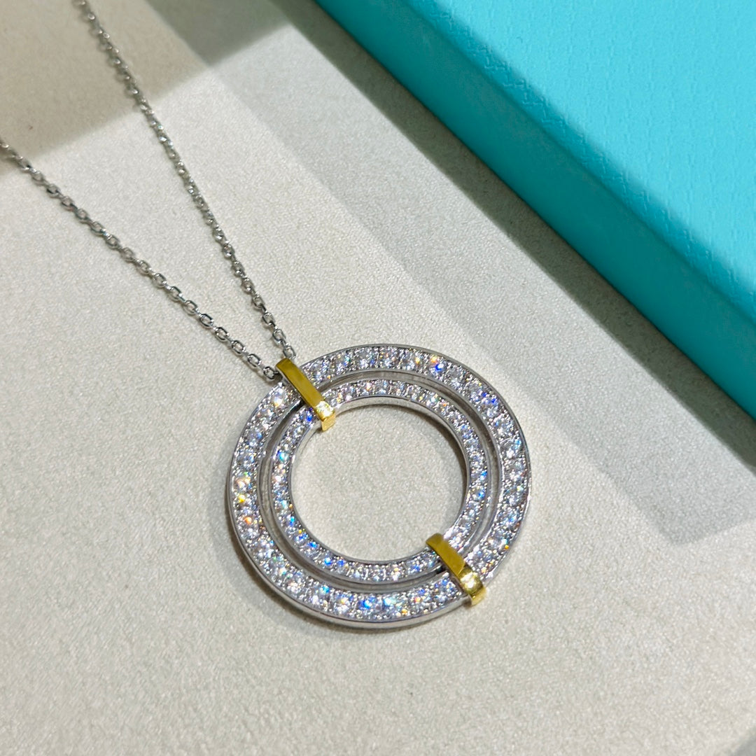 Tiff Edge Circle Diamond Pendant Necklace