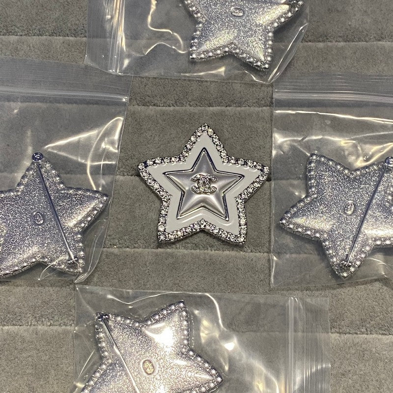 18K CC Star Pearl Brooch