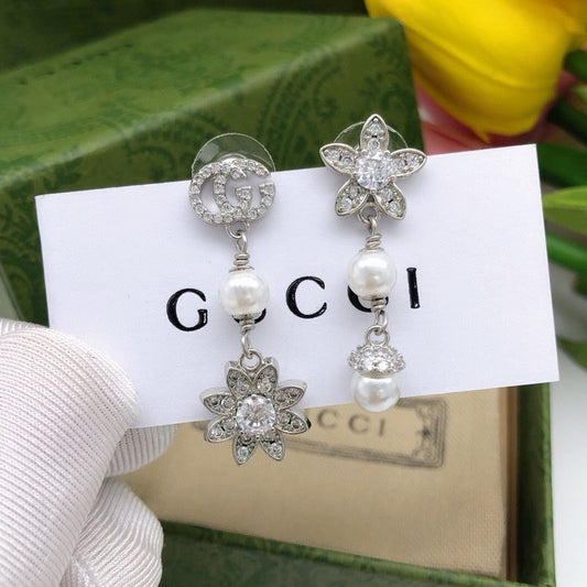 GG Diamond Flower White Gold Earrings