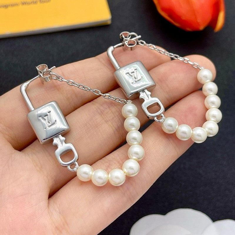 Louis Pearl Lock Gold Earrings
