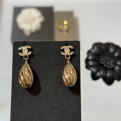 CC 26P Gold Drop Earrings