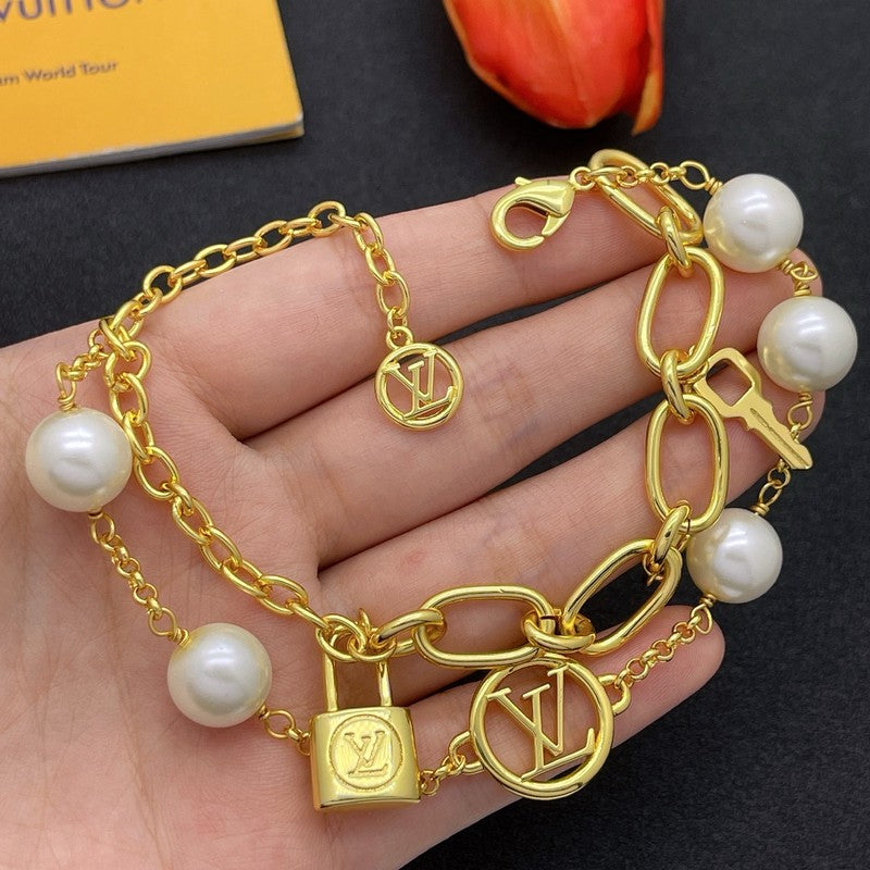Louis Pearl Lock Gold Bracelet