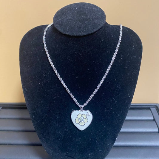 18K CC Heart Camellia Necklace