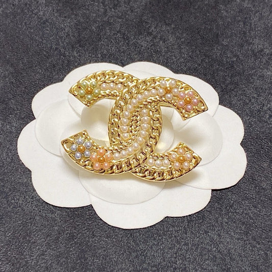 CC White & Pink Pearl Gold Brooch