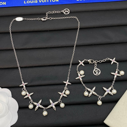 Louis Blossom White Gold Necklace
