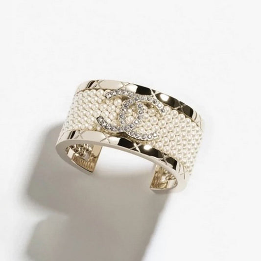 CC 25B Pearl Gold Wide Bracelet