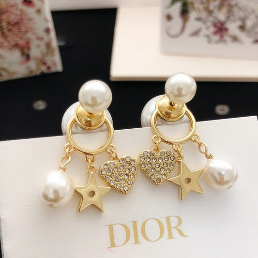 CD Tribales Heart Pearl Earrings