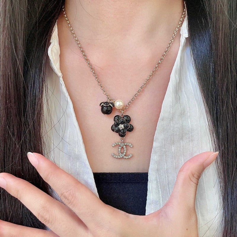 CC Black Flower Diamond Pendant Necklace