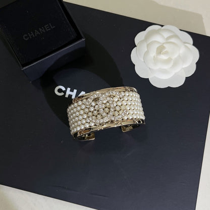 CC 25B Pearl Gold Wide Bracelet