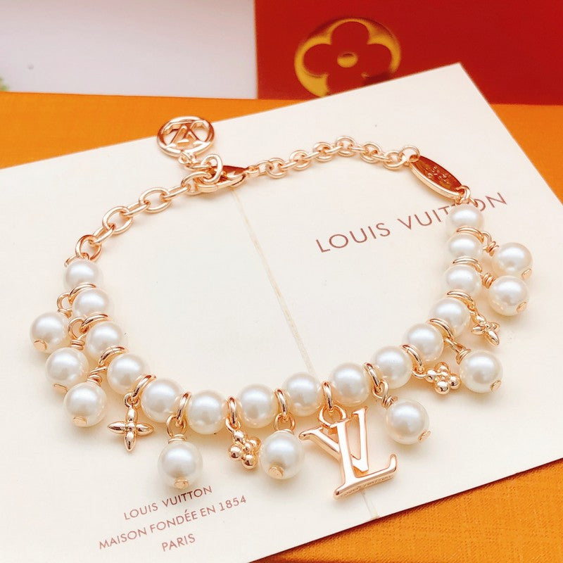 Louis Blossom Pearl Bracelet