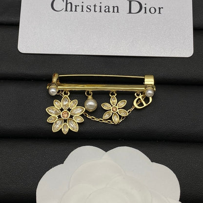CD Diamond Flower Brooch