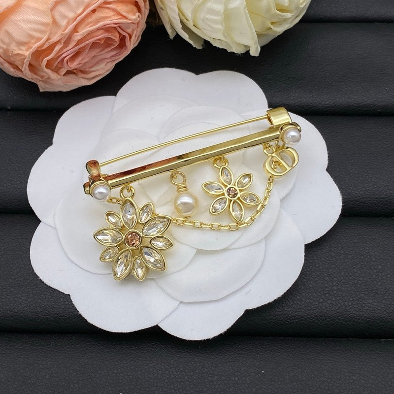 CD Diamond Flower Brooch