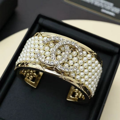 CC 25B Pearl Gold Wide Bracelet