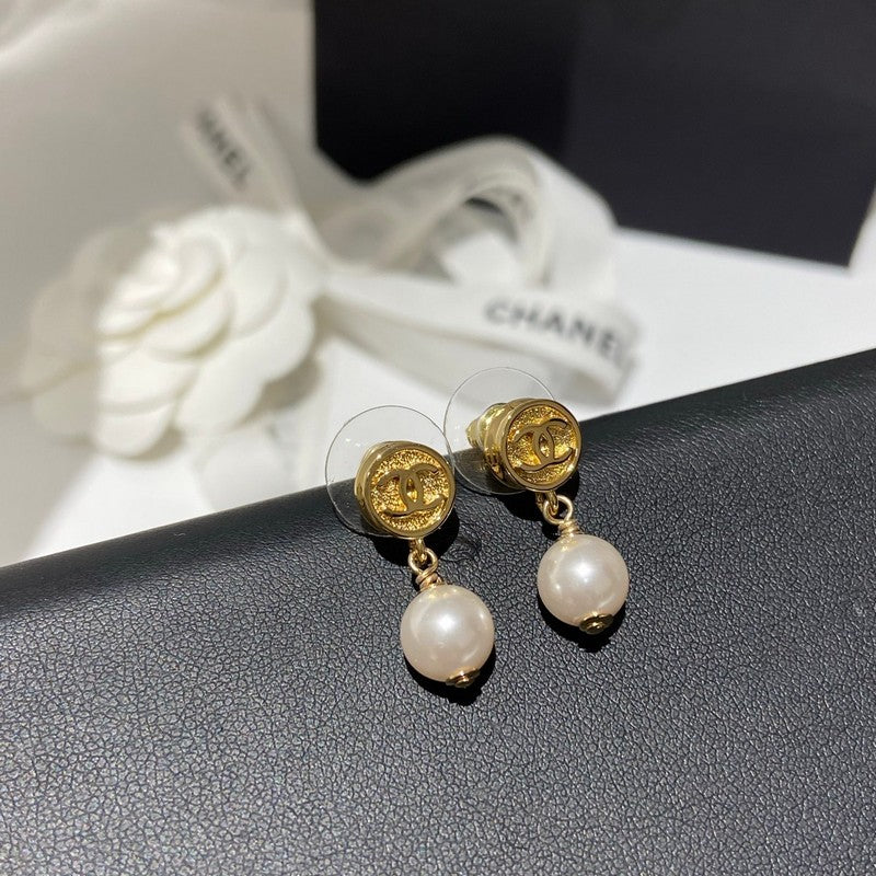 CC 26P Pearl Drop Gold Earrings