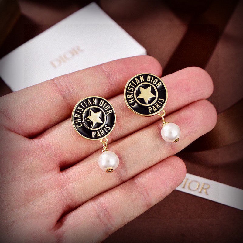 CD Tribales Pearl Earrings