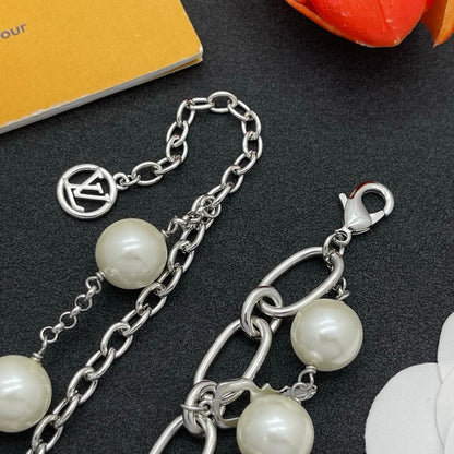 Louis Pearl Lock Gold Bracelet