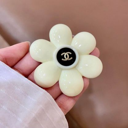 CC White Flower Brooch