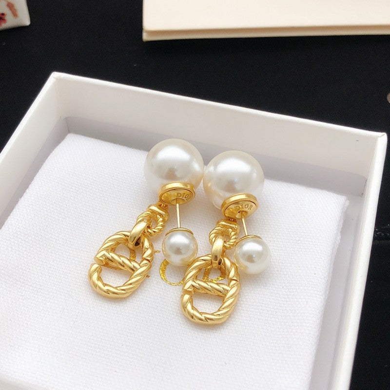CD Tribales Pearl Drop Earrings
