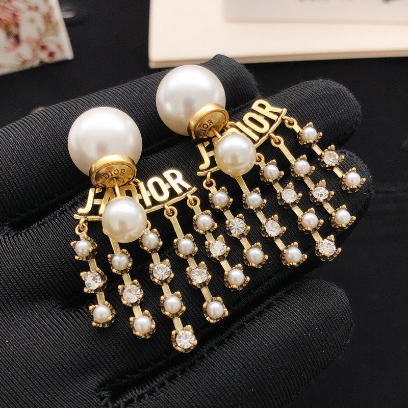 CD Tribales Tassel Pearl & Gold Earrings