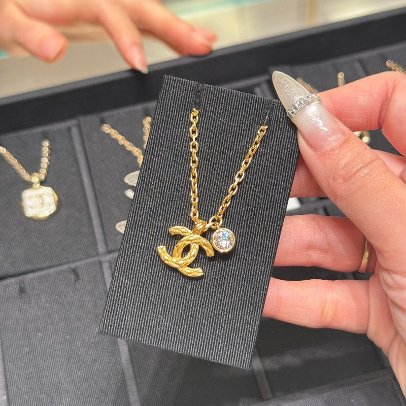 CC 26P Diamond Gold Necklace