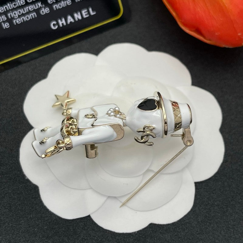 CC Robot Gabrielle Doll White Brooch