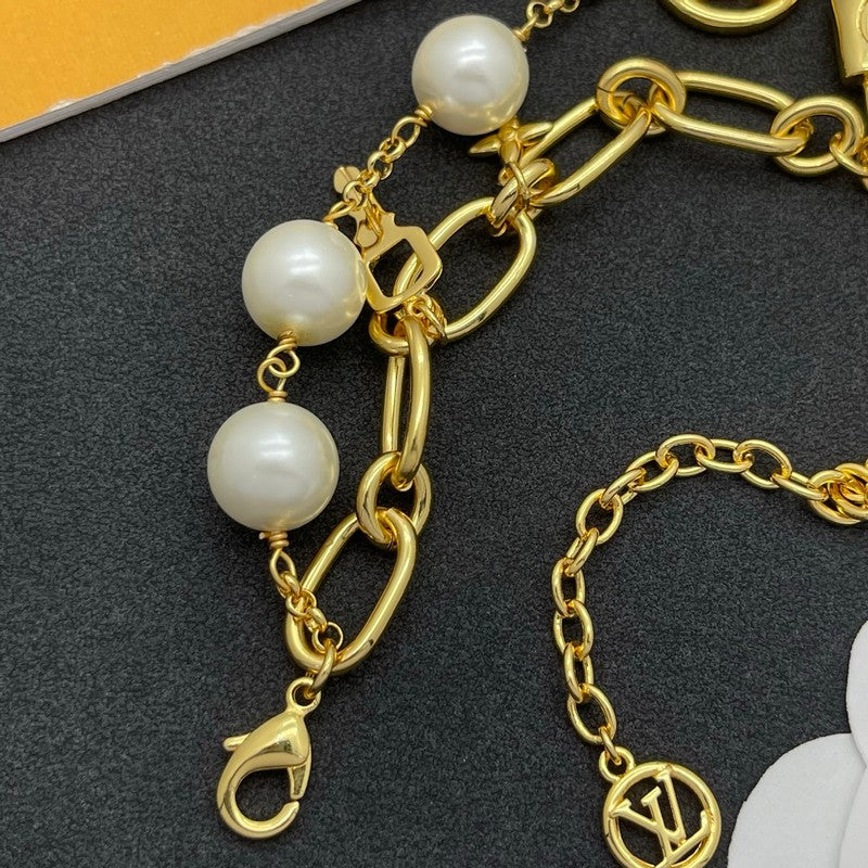 Louis Pearl Lock Gold Bracelet