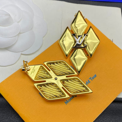 Louis Go-14 Gold Earrings
