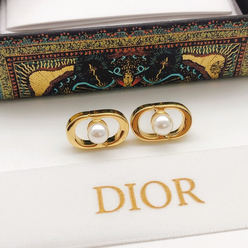 CD Pearl & Gold Earrings