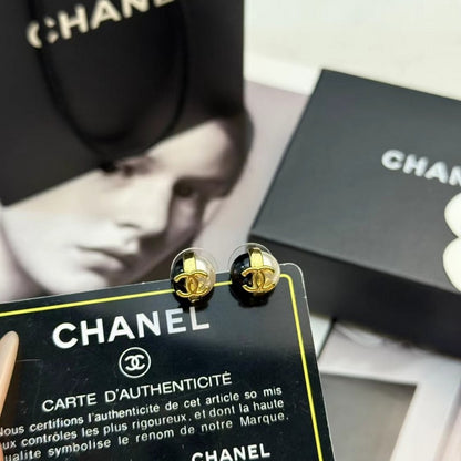 CC Black & White Ball Pearl Earrings