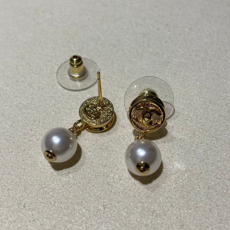 CC 26P Pearl Drop Gold Earrings