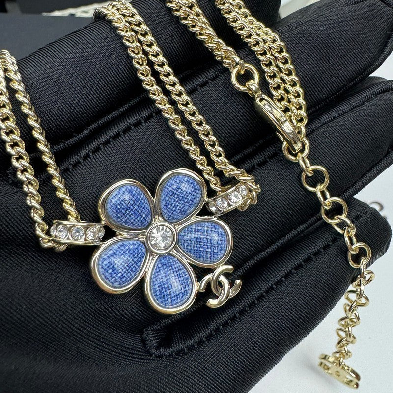 18K CC 26C Blue Flower Choker Necklace