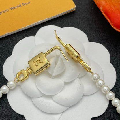 Louis Pearl Lock Gold Earrings
