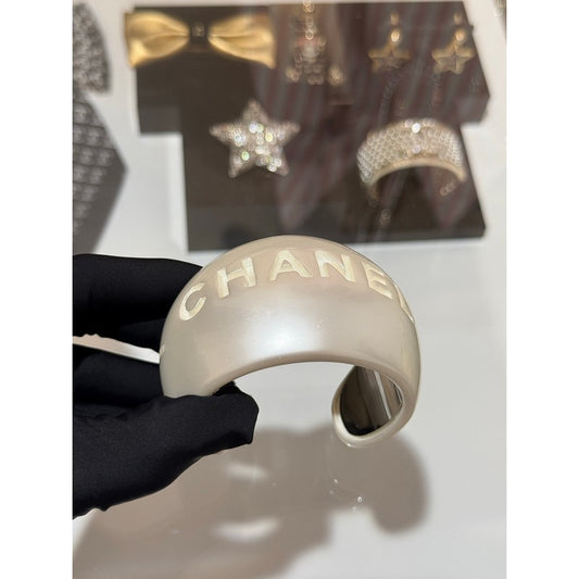 CC 25P Resin Cuff Bracelet