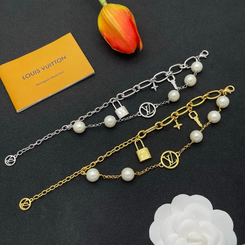 Louis Pearl Lock Gold Bracelet