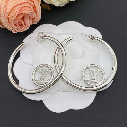 Louis Louise Hoop Round Earrings