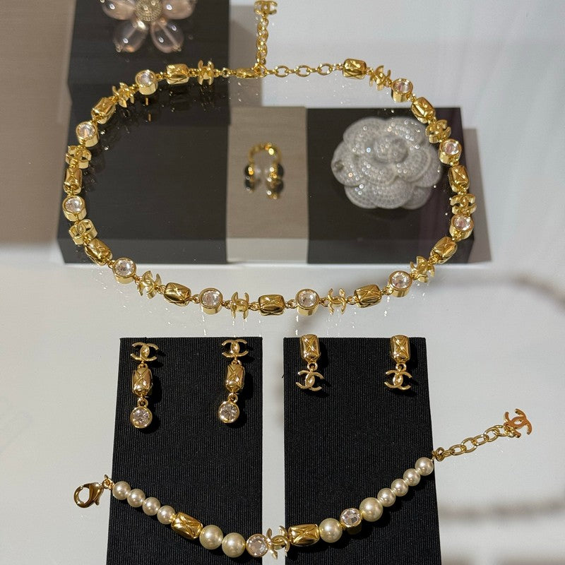 CC 26P Diamond Pearl Gold Bracelet