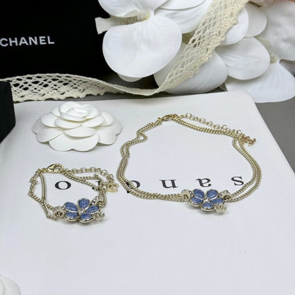 18K CC 26C Blue Flower Choker Necklace