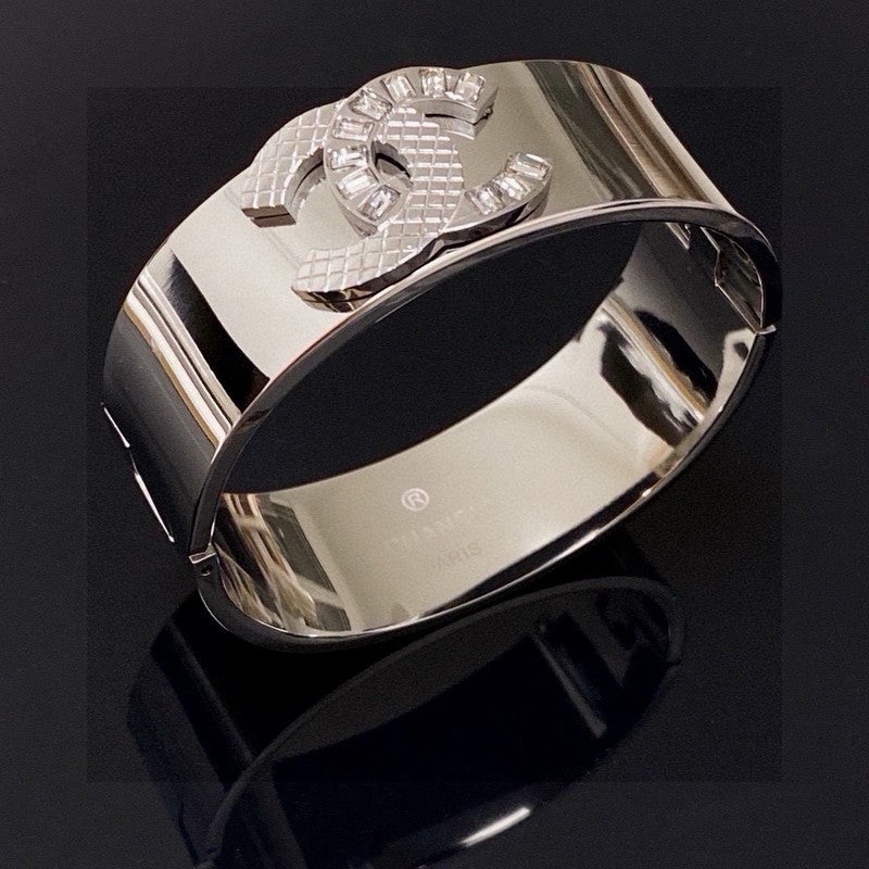 18K CC White Gold Cuff Bracelet