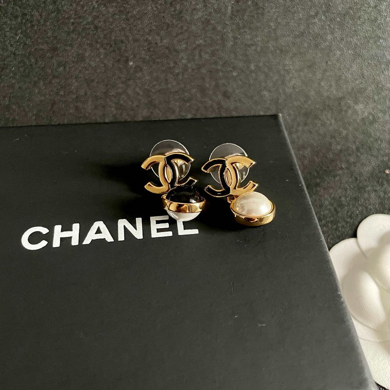 CC Black & White Pearl Gold Earrings