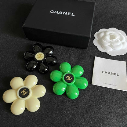 CC White Flower Brooch